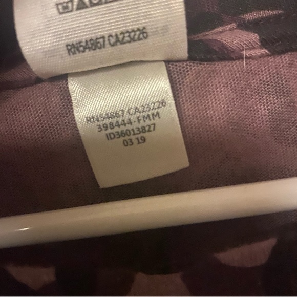 Pink Victoria Secret Animal Print Shirt Womens Size Large Purple Short Sleeve - Picture 6 of 7